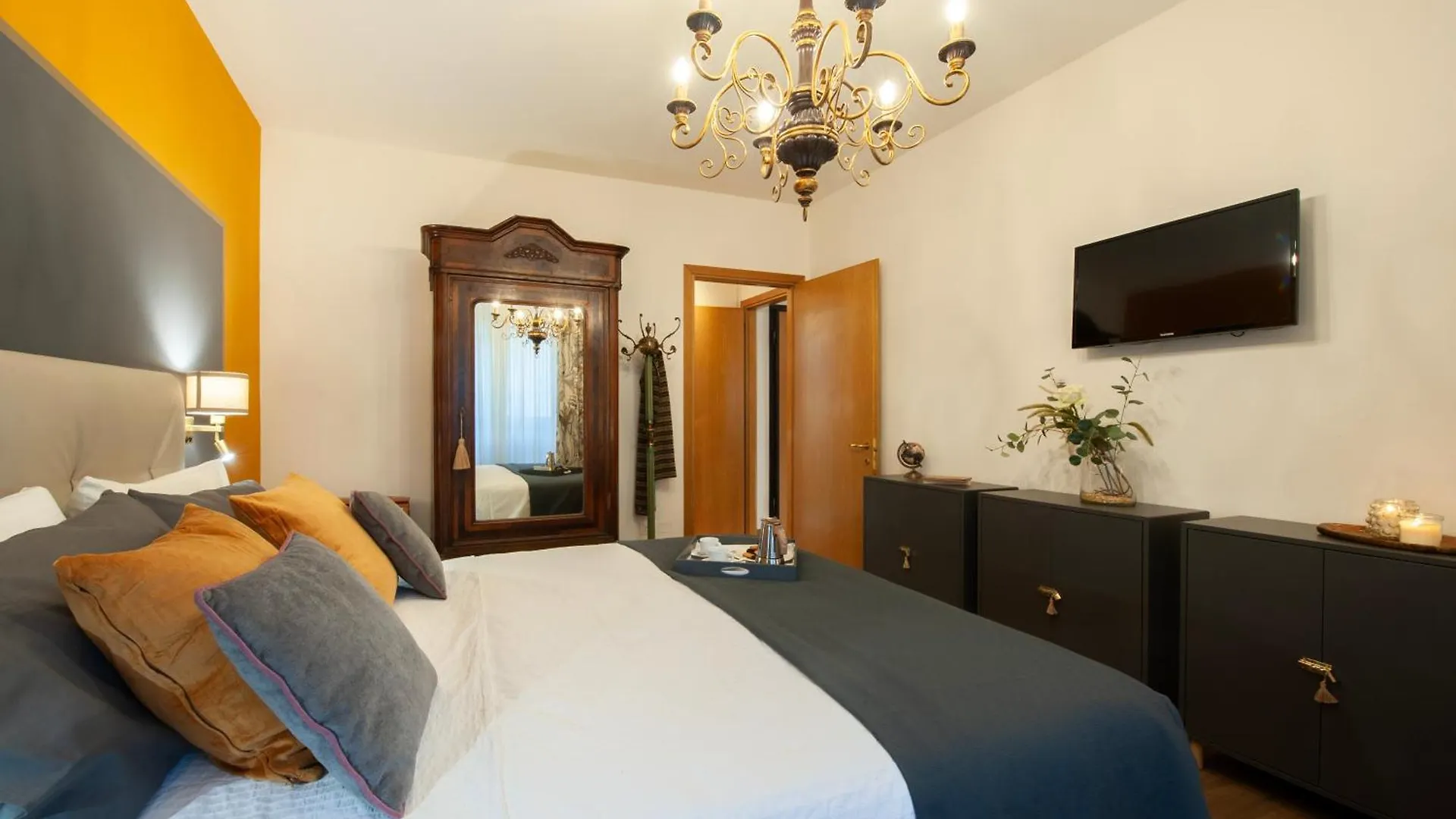 Casa Sorelle - Flo Apartments Florence 0*,  Italy