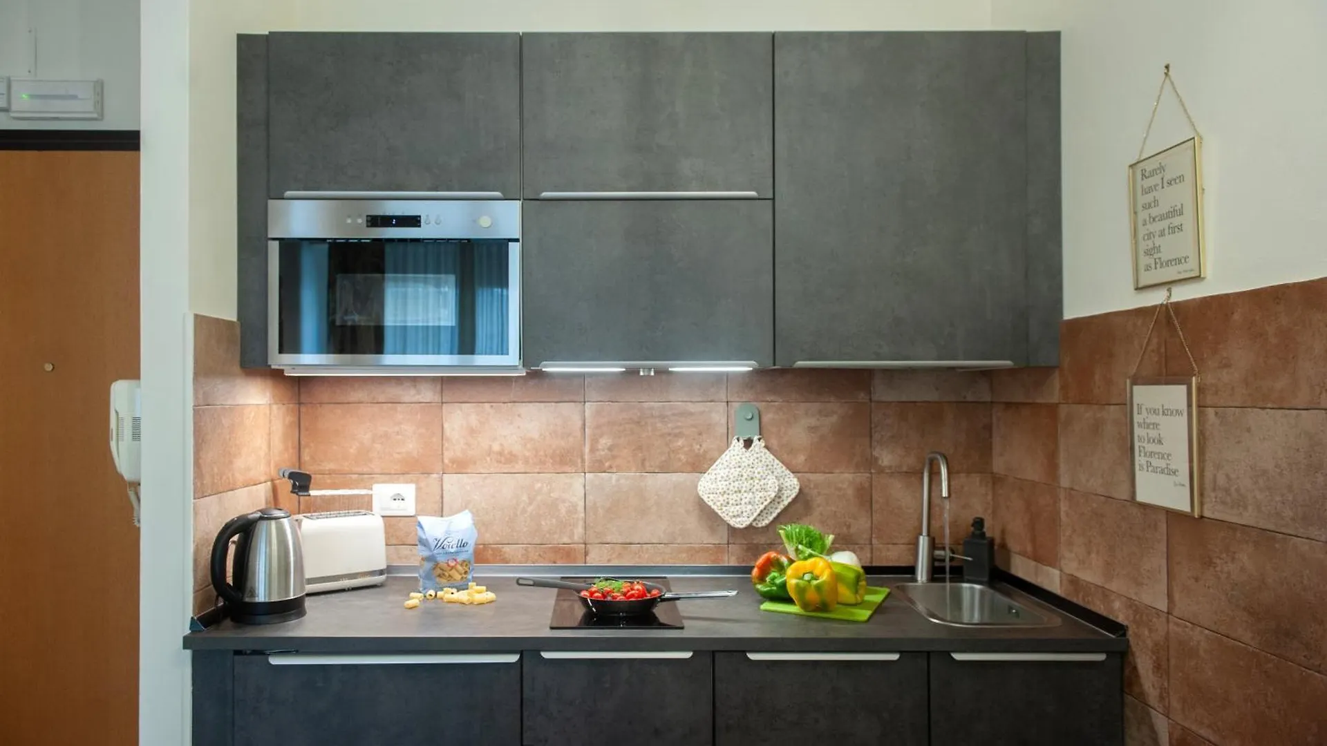 Casa Sorelle - Flo Apartments Florence Italy