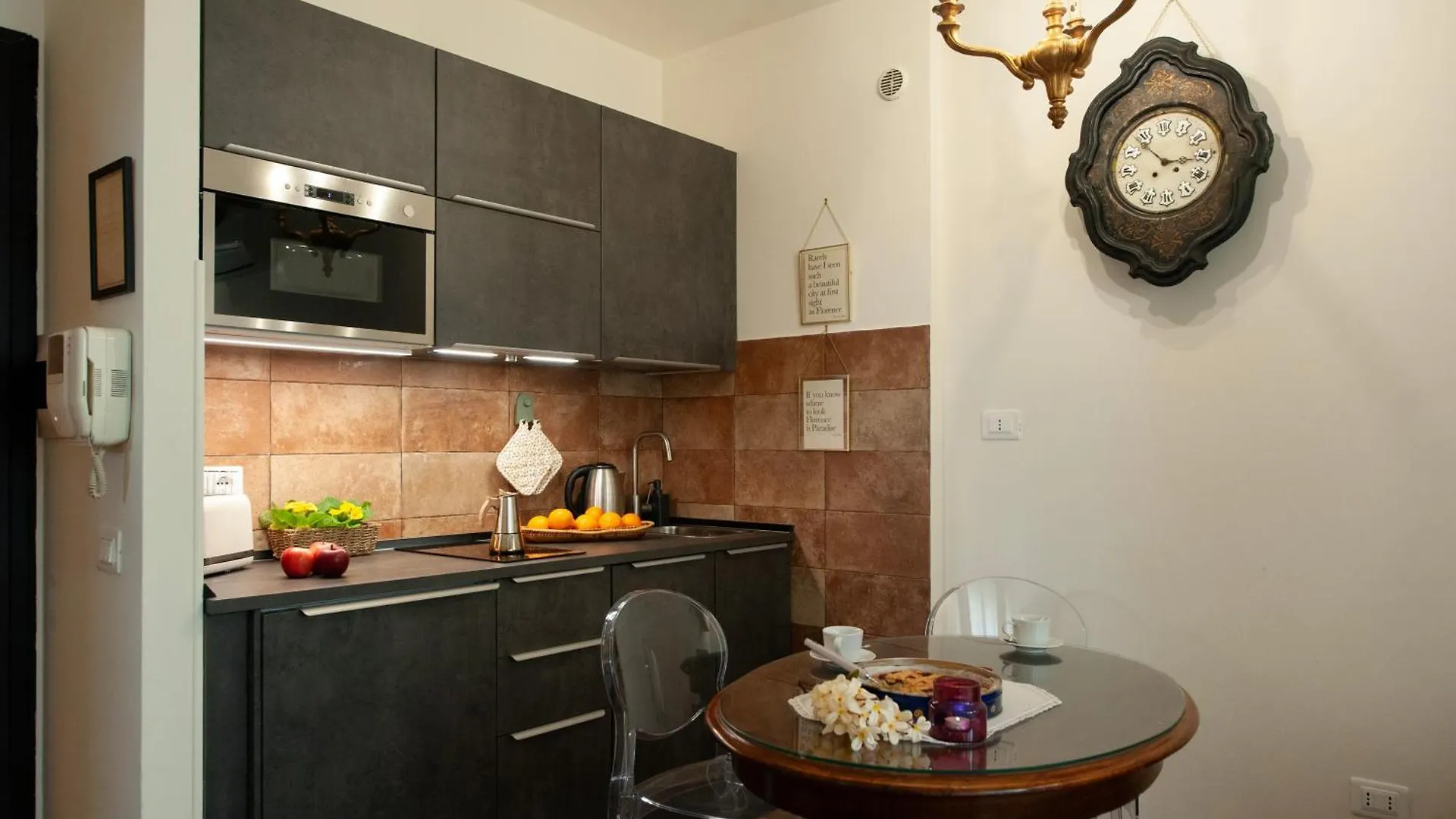 Casa Sorelle - Flo Apartments Florence Italy