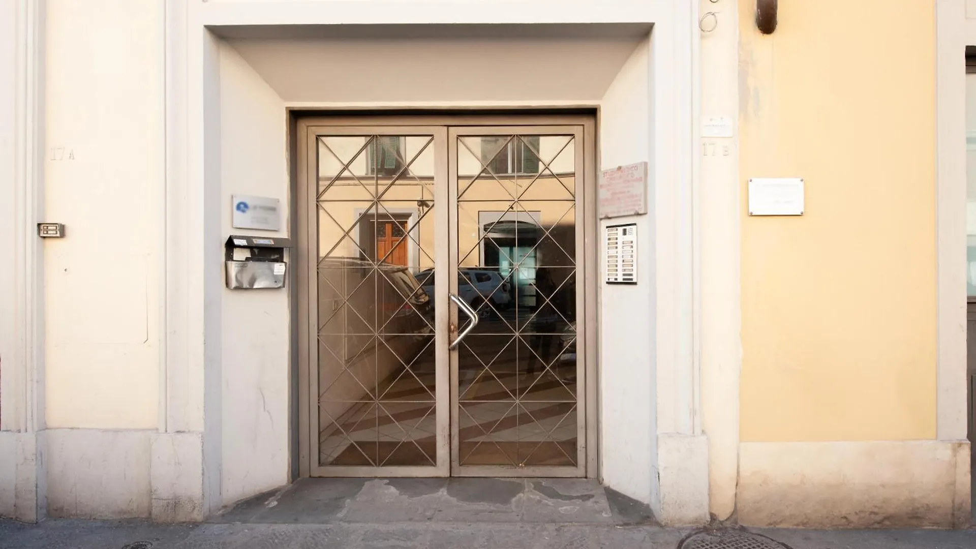 Casa Sorelle - Flo Apartments Florence Italy